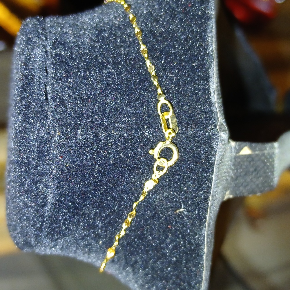 10kt Real Yellow Gold Mirror accent bracelet - Picture 9 of 11